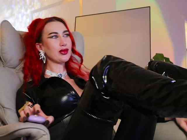 Lady_RedAlexa_ webcam