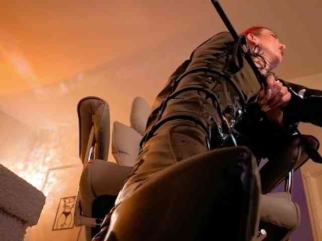 Lady_RedAlexa_ webcam