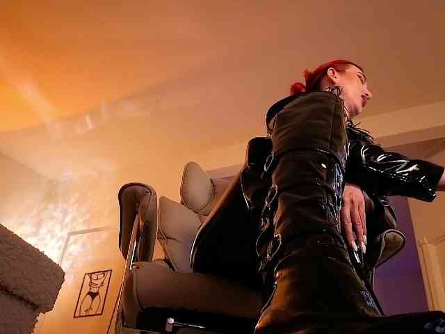 Lady_RedAlexa_ webcam