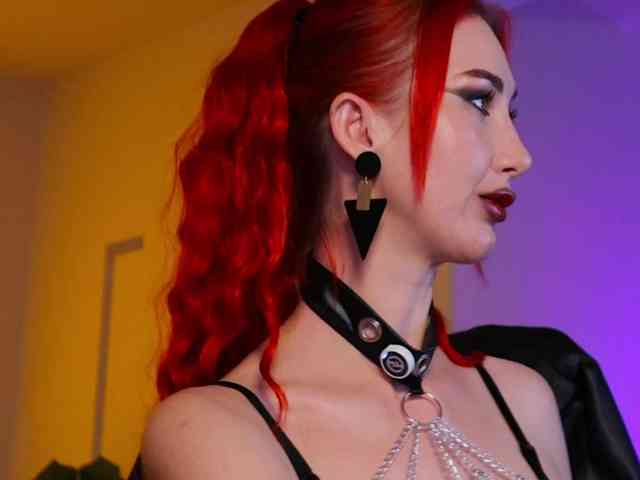 Lady_RedAlexa_ webcam
