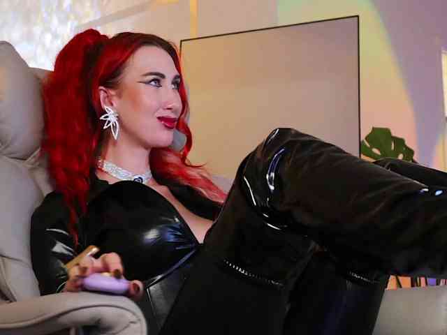 Lady_RedAlexa_ webcam