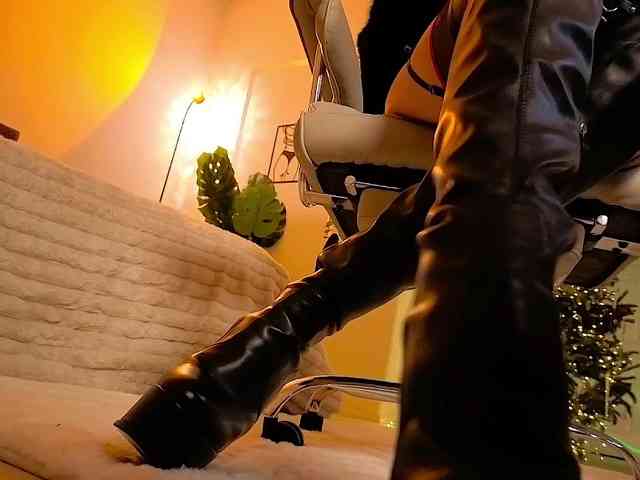 Lady_RedAlexa_ webcam