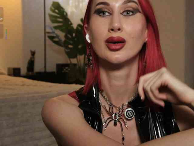 Lady_RedAlexa_ webcam