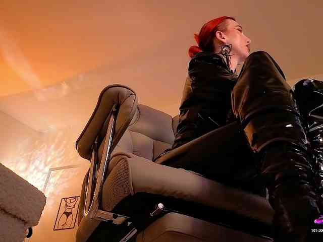 Lady_RedAlexa_ webcam