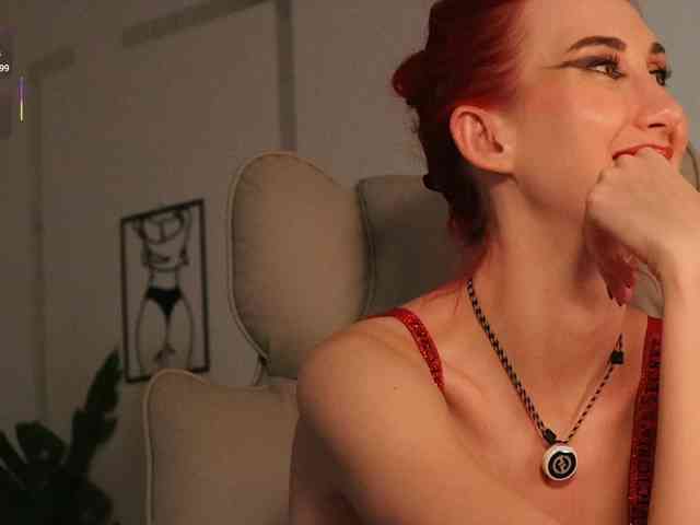 Lady_RedAlexa_ webcam