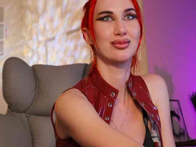 Lady_RedAlexa_ webcam