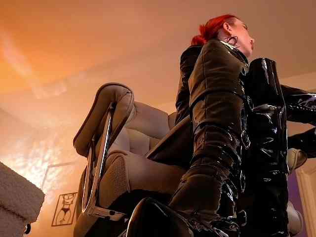 Lady_RedAlexa_ webcam