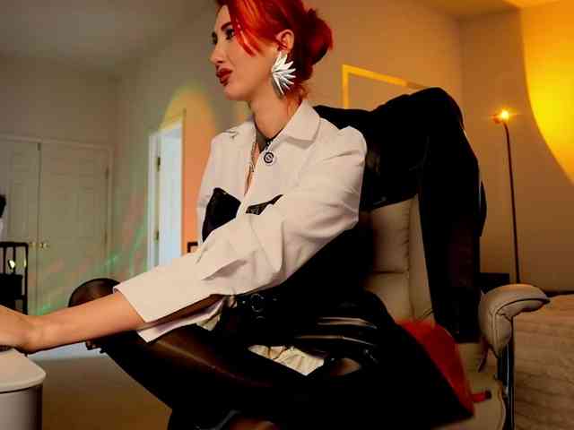 Lady_RedAlexa_ webcam