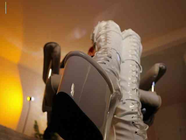 Lady_RedAlexa_ webcam