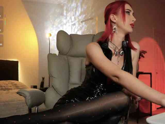 Lady_RedAlexa_ webcam