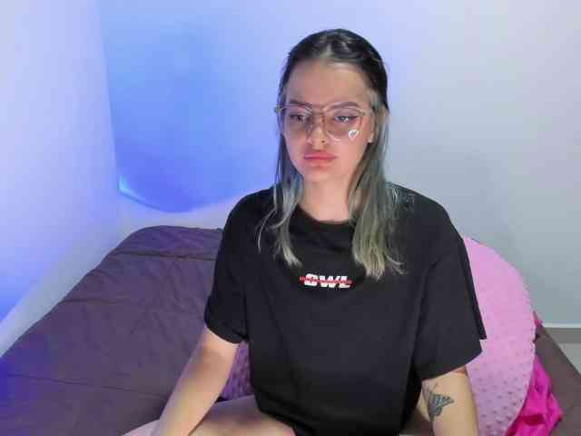 Abby-Saenz01 webcam