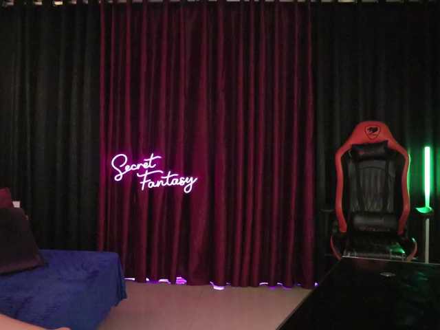 KikiandMax's BongaCams show and profile