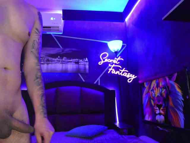 KikiandMax webcam