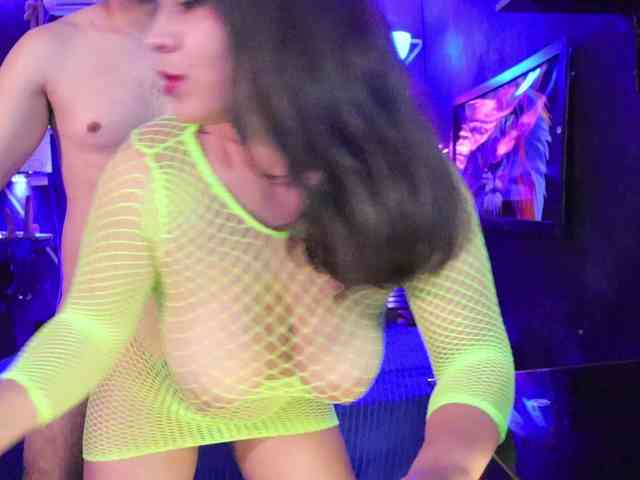 KikiandMax webcam