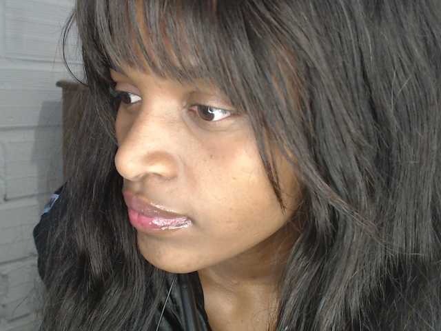 Sexyjustin202's BongaCams show and profile