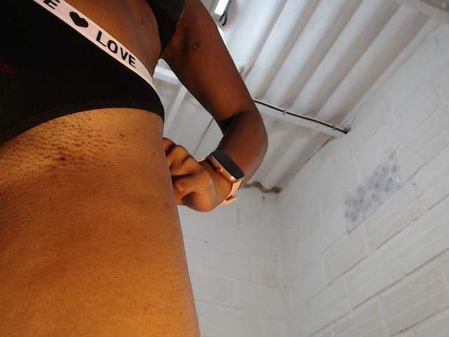 Sexyjustin202's BongaCams show and profile