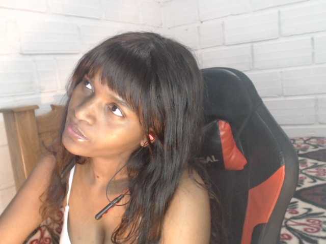 Sexyjustin202's BongaCams show and profile