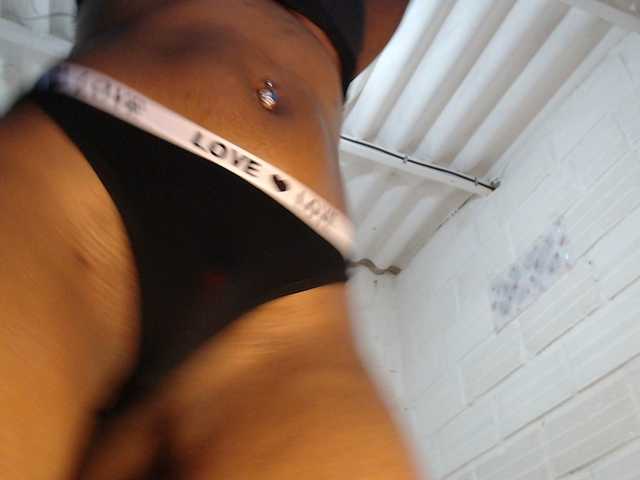 Sexyjustin202's BongaCams show and profile