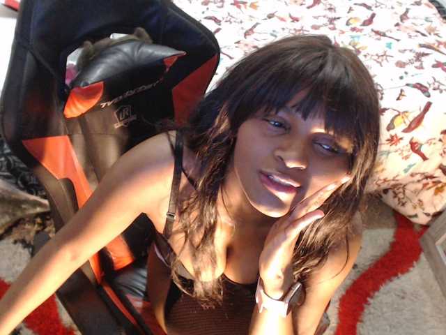 Sexyjustin202's BongaCams show and profile