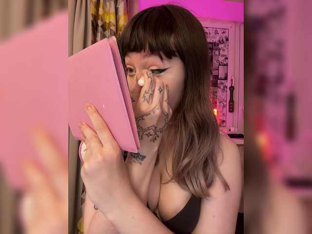 henby-streams's BongaCams show and profile