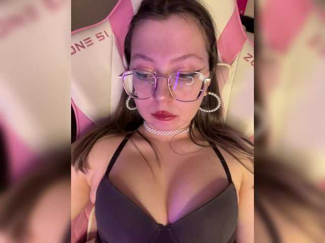 henby-streams's BongaCams show and profile