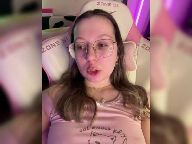 henby-streams's BongaCams show and profile