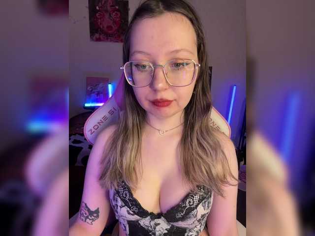 henby-streams's BongaCams show and profile