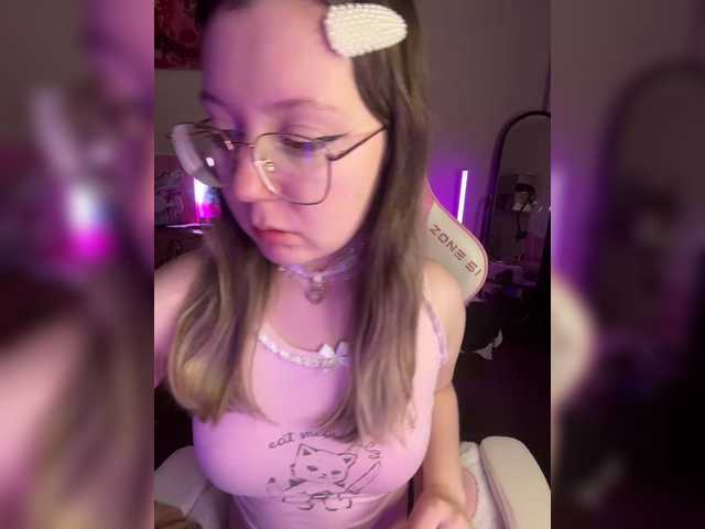 henby-streams's BongaCams show and profile