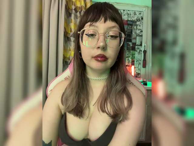 henby-streams's BongaCams show and profile