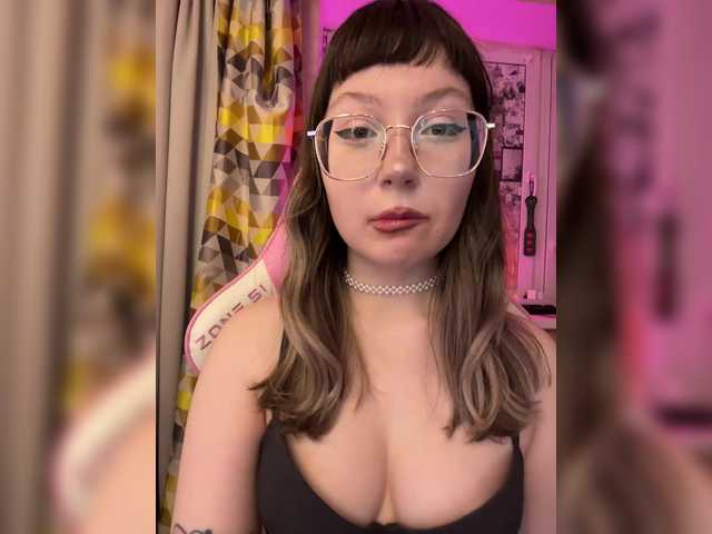 henby-streams's BongaCams show and profile