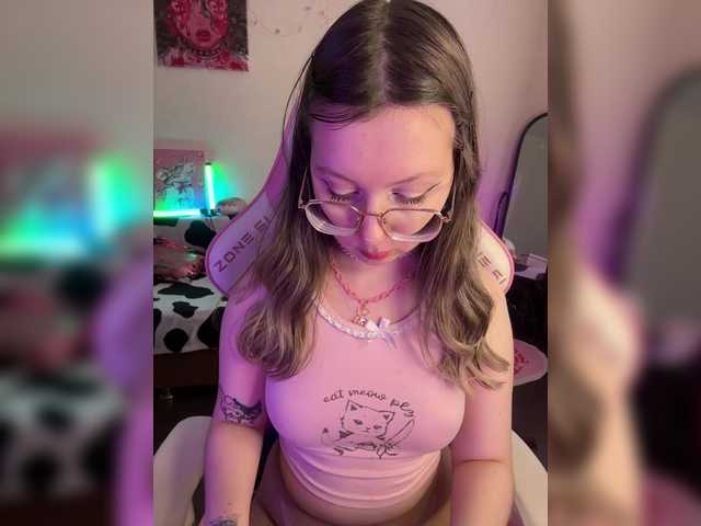 henby-streams's BongaCams show and profile