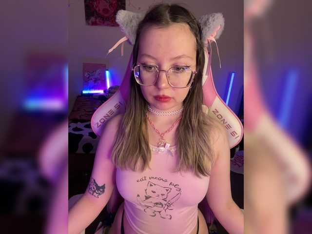 henby-streams's BongaCams show and profile