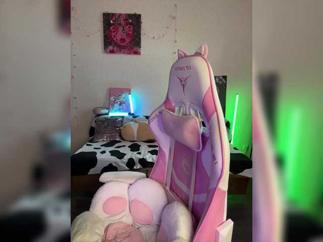 henby-streams's BongaCams show and profile