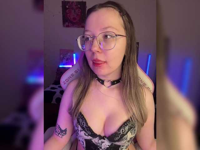 henby-streams's BongaCams show and profile