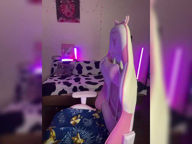 henby-streams live cam profile