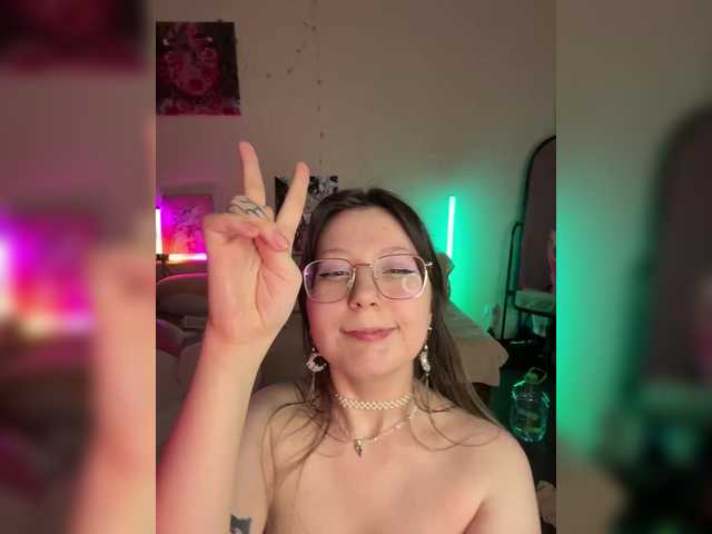henby-streams's BongaCams show and profile
