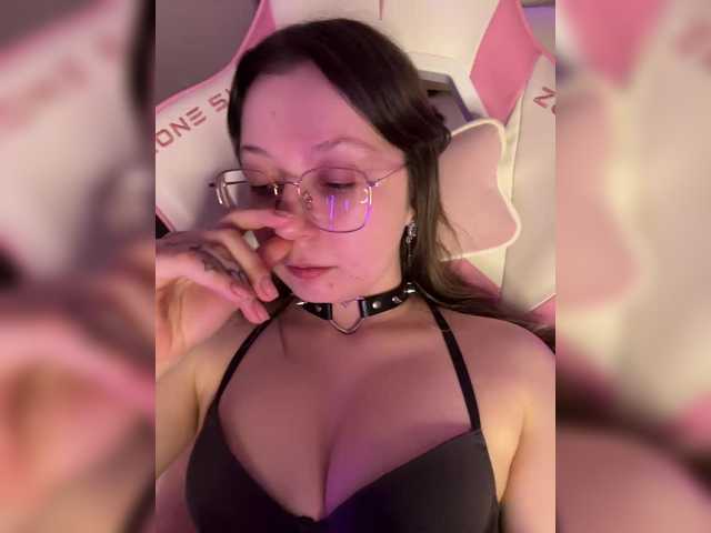 henby-streams's BongaCams show and profile