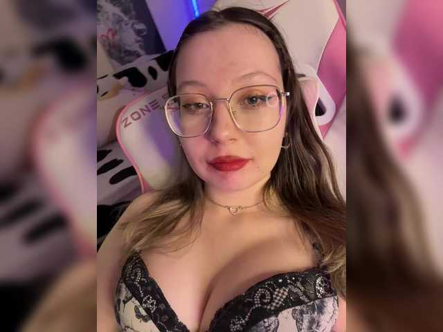 henby-streams's BongaCams show and profile