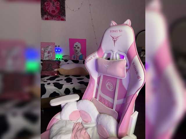 henby-streams from BongaCams is Freechat