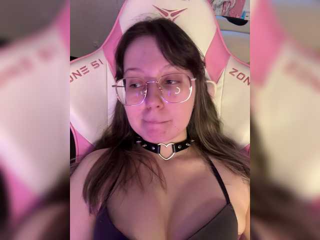 henby-streams's BongaCams show and profile
