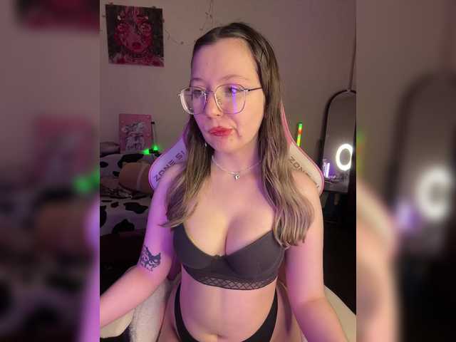 henby-streams's BongaCams show and profile