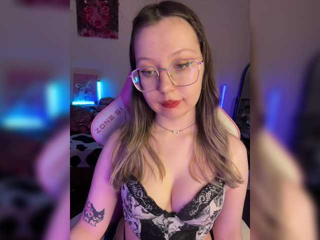 henby-streams's BongaCams show and profile