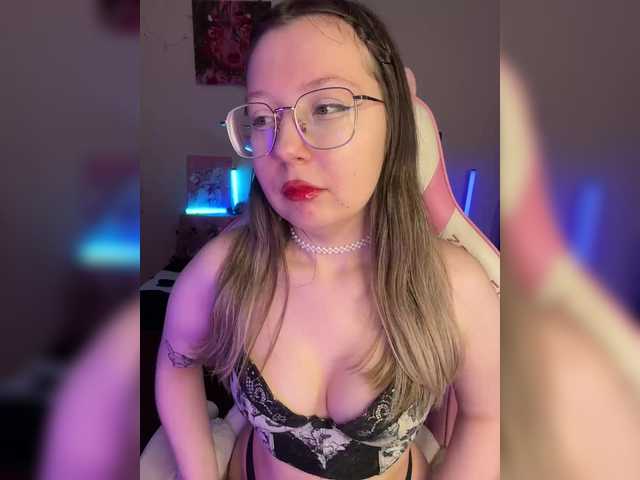 henby-streams's BongaCams show and profile