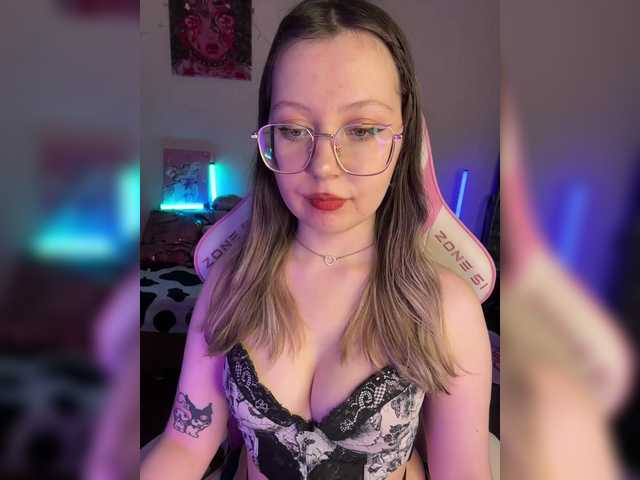 henby-streams's BongaCams show and profile