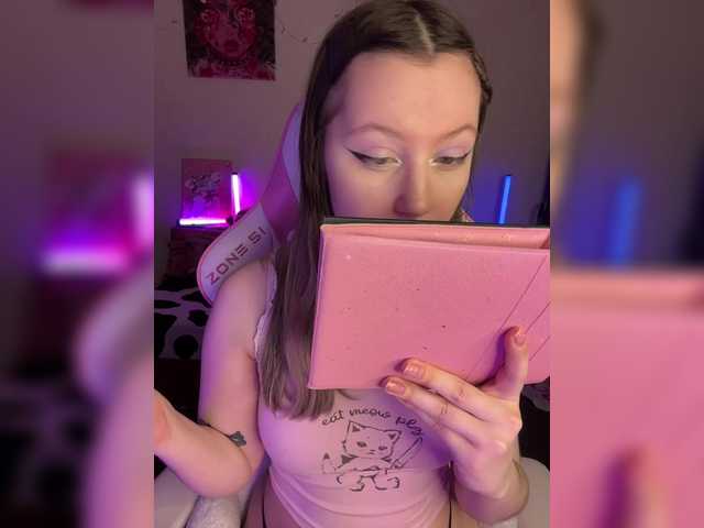 henby-streams's BongaCams show and profile