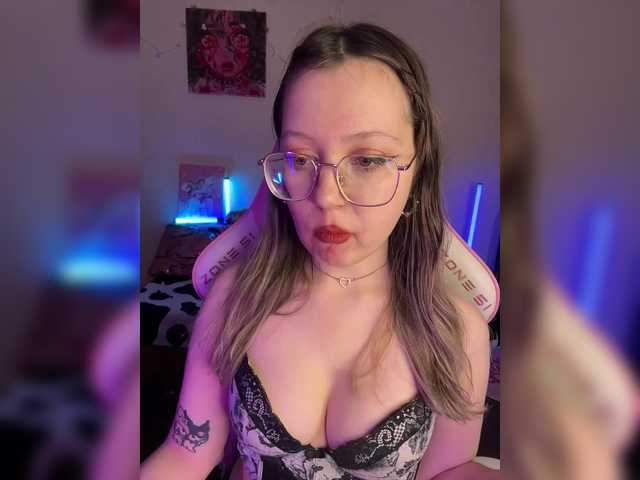 henby-streams's BongaCams show and profile