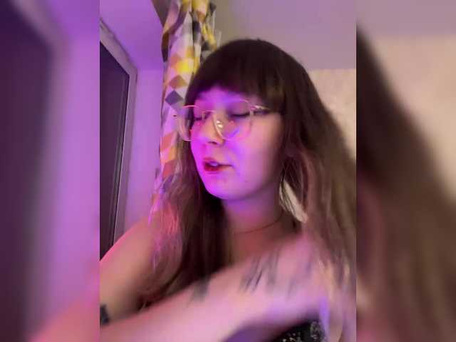 henby-streams's BongaCams show and profile