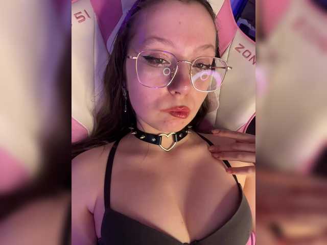 henby-streams's BongaCams show and profile