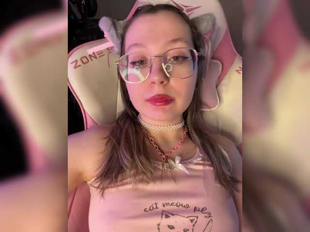 henby-streams's BongaCams show and profile