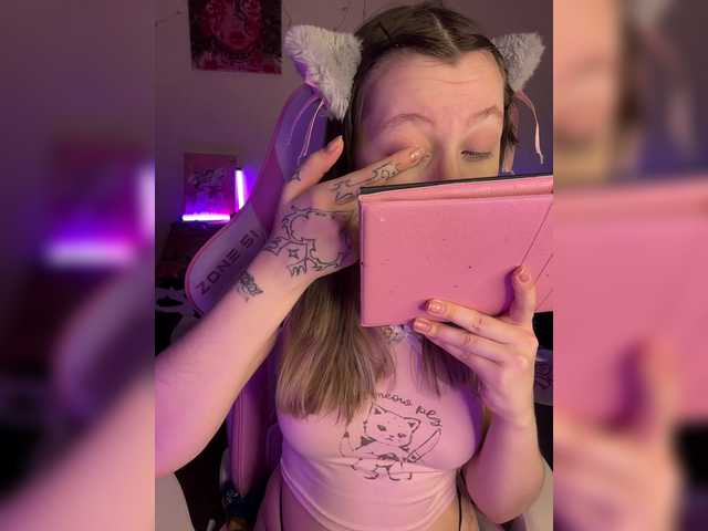 henby-streams's BongaCams show and profile